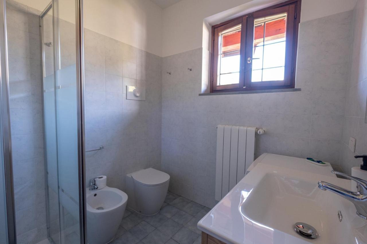 Happy Guest Apartments - Lake View And Pool Riva di Solto Dış mekan fotoğraf
