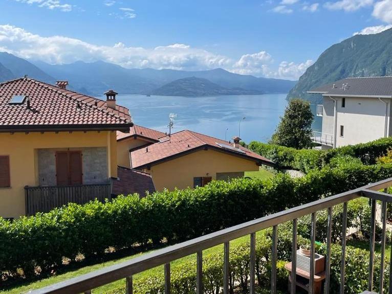 Happy Guest Apartments - Lake View And Pool Riva di Solto Dış mekan fotoğraf