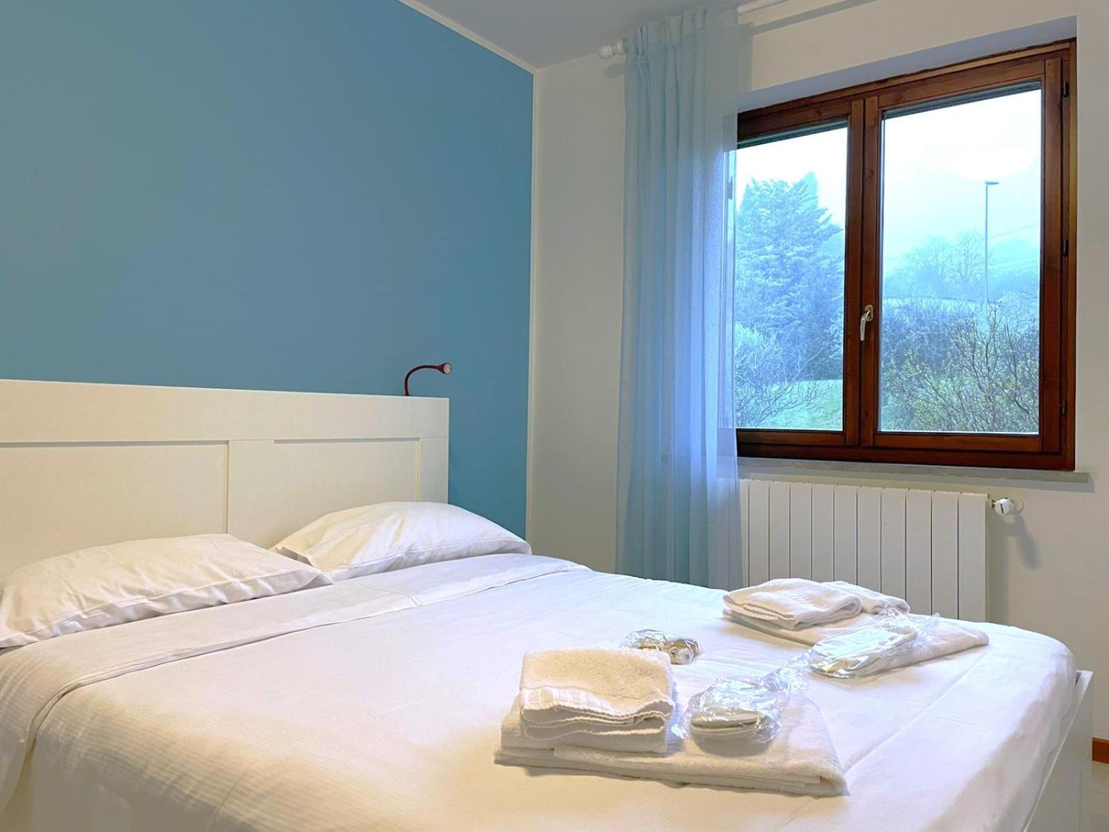 Happy Guest Apartments - Lake View And Pool Riva di Solto Dış mekan fotoğraf