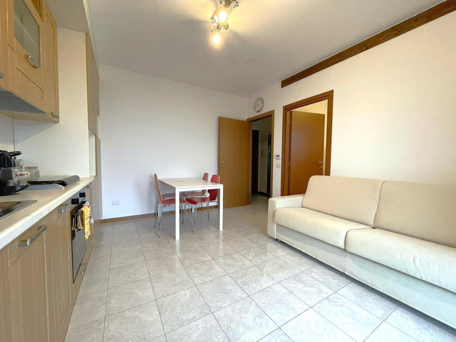 Happy Guest Apartments - Lake View And Pool Riva di Solto Dış mekan fotoğraf