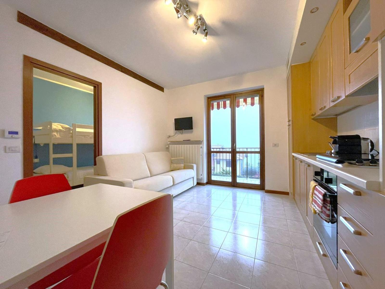 Happy Guest Apartments - Lake View And Pool Riva di Solto Dış mekan fotoğraf